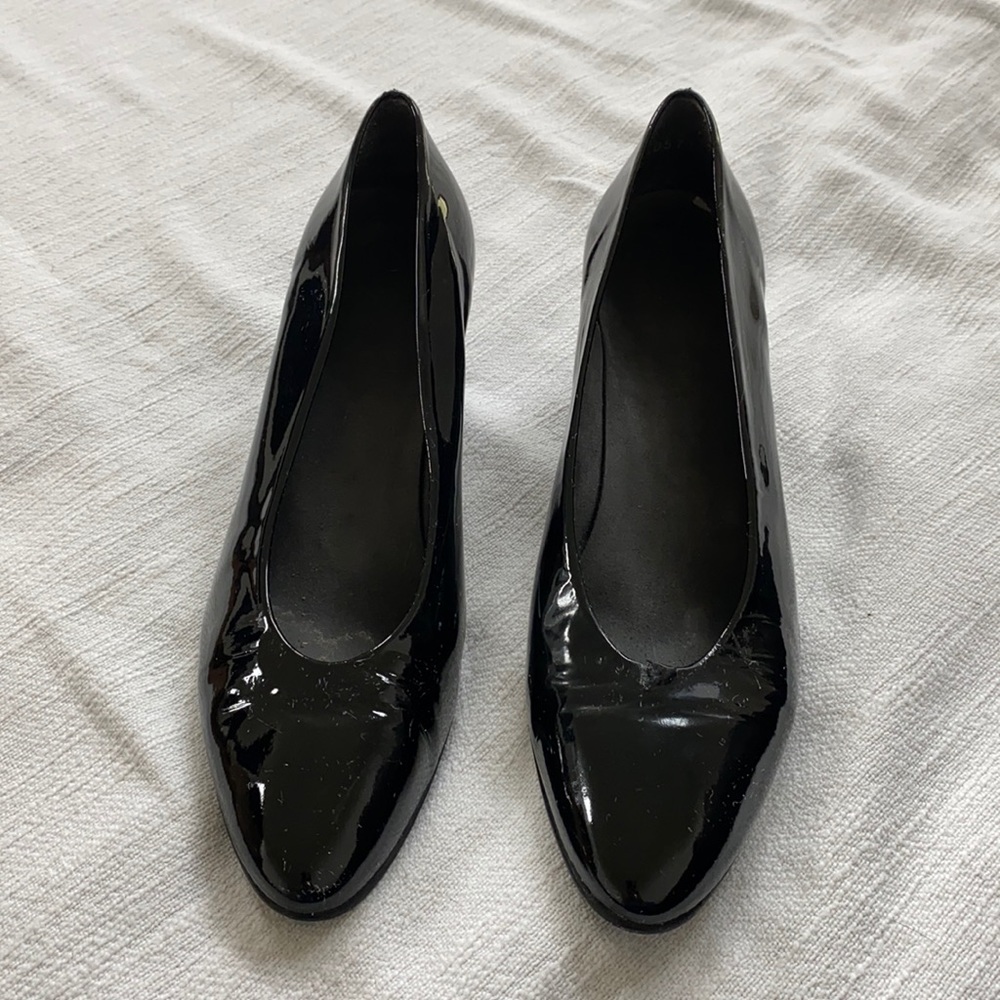 Stuart Weitzman patent leather shoes